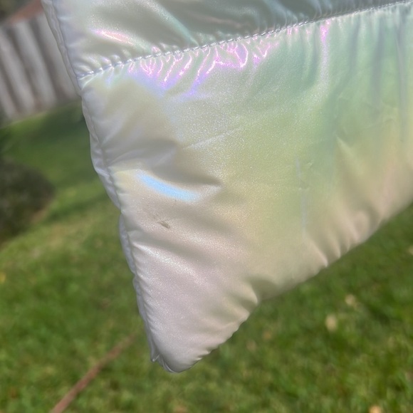 New ▶️ Bath & Body Works ◀️ Iridescent Puffer Tote Bag - Picture 5 of 7